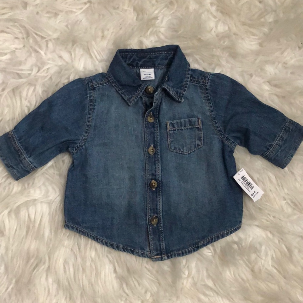Old Navy long sleeve denim shirt 0-3 months NWT